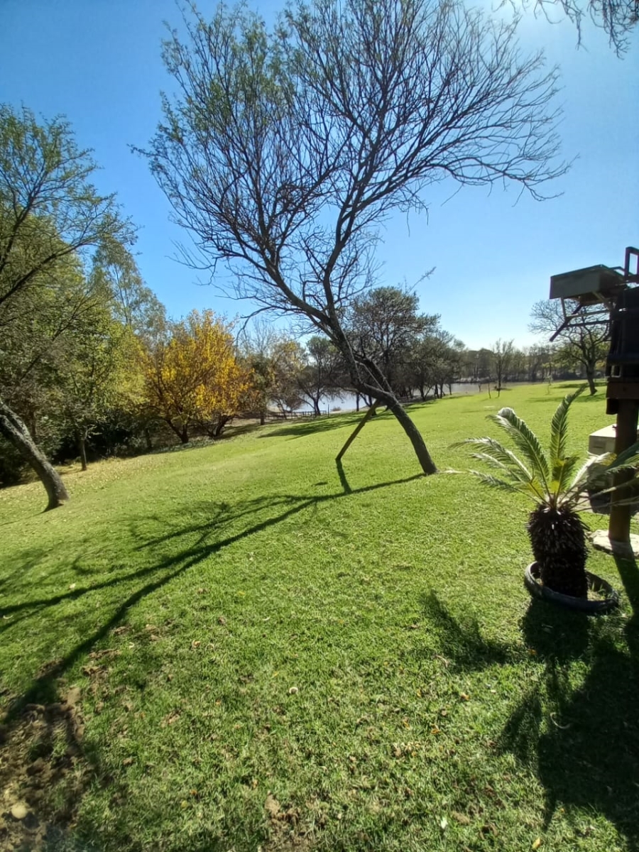 To Let 1 Bedroom Property for Rent in Boschenvaal River Front Lodges Free State